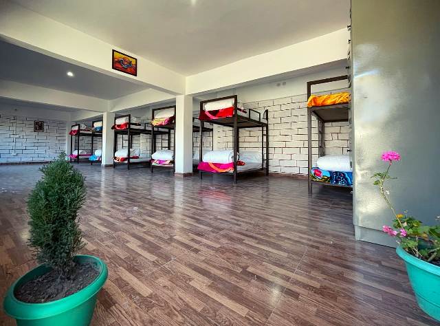 hostel booking in auli